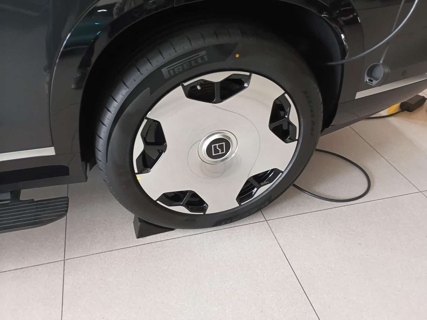 2025 Zeekr 9X Black, 300 km, China export – photo 4