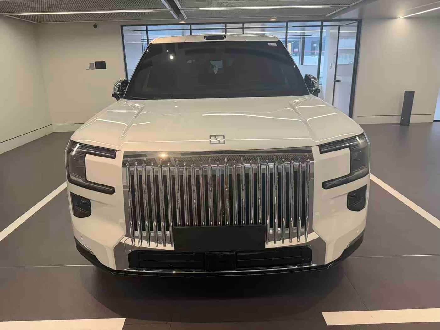 2025 Zeekr 9X White, 7,500 km, China export – photo 2