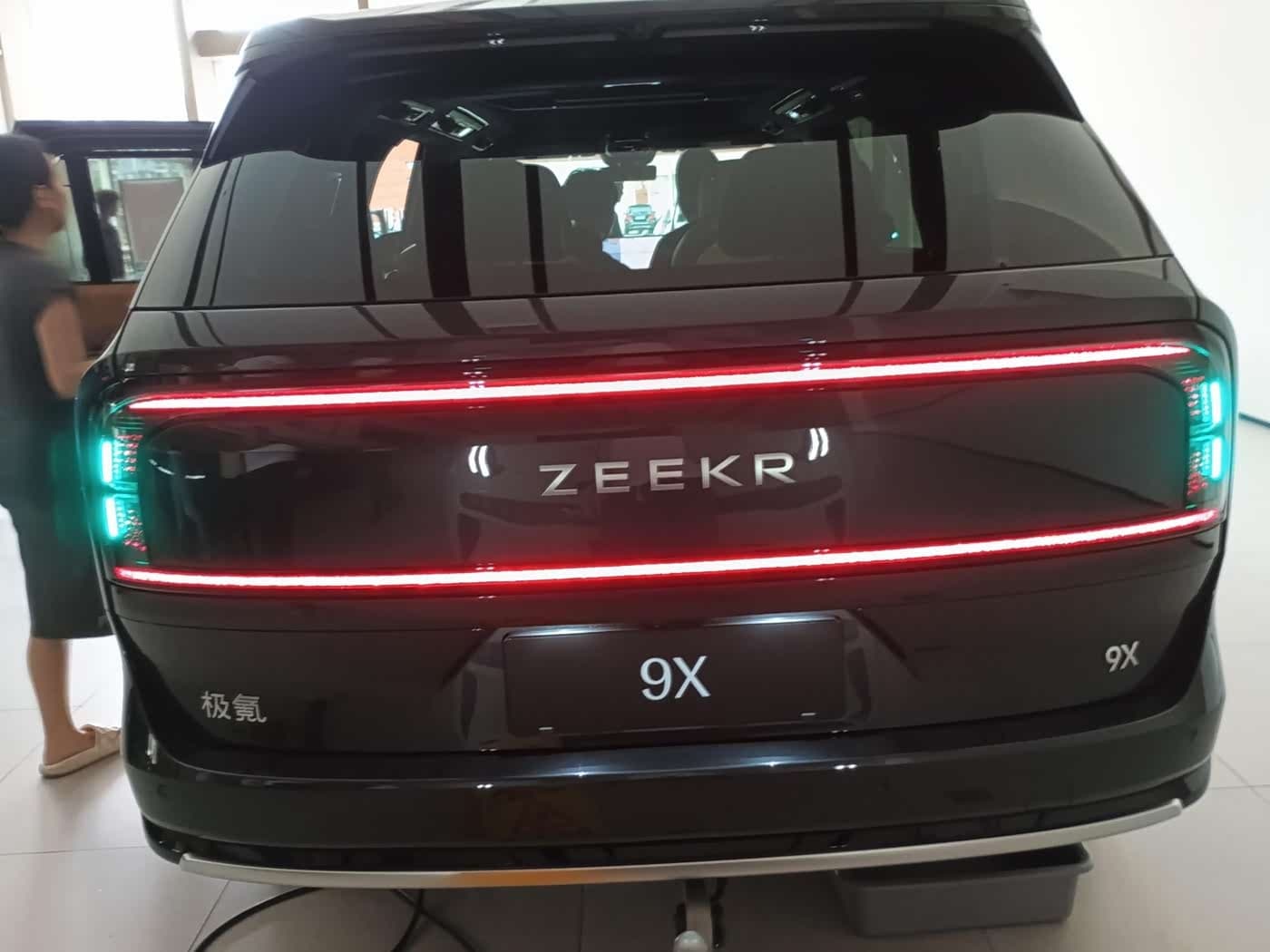 2025 Zeekr 9X Black, 300 km, China export – photo 5