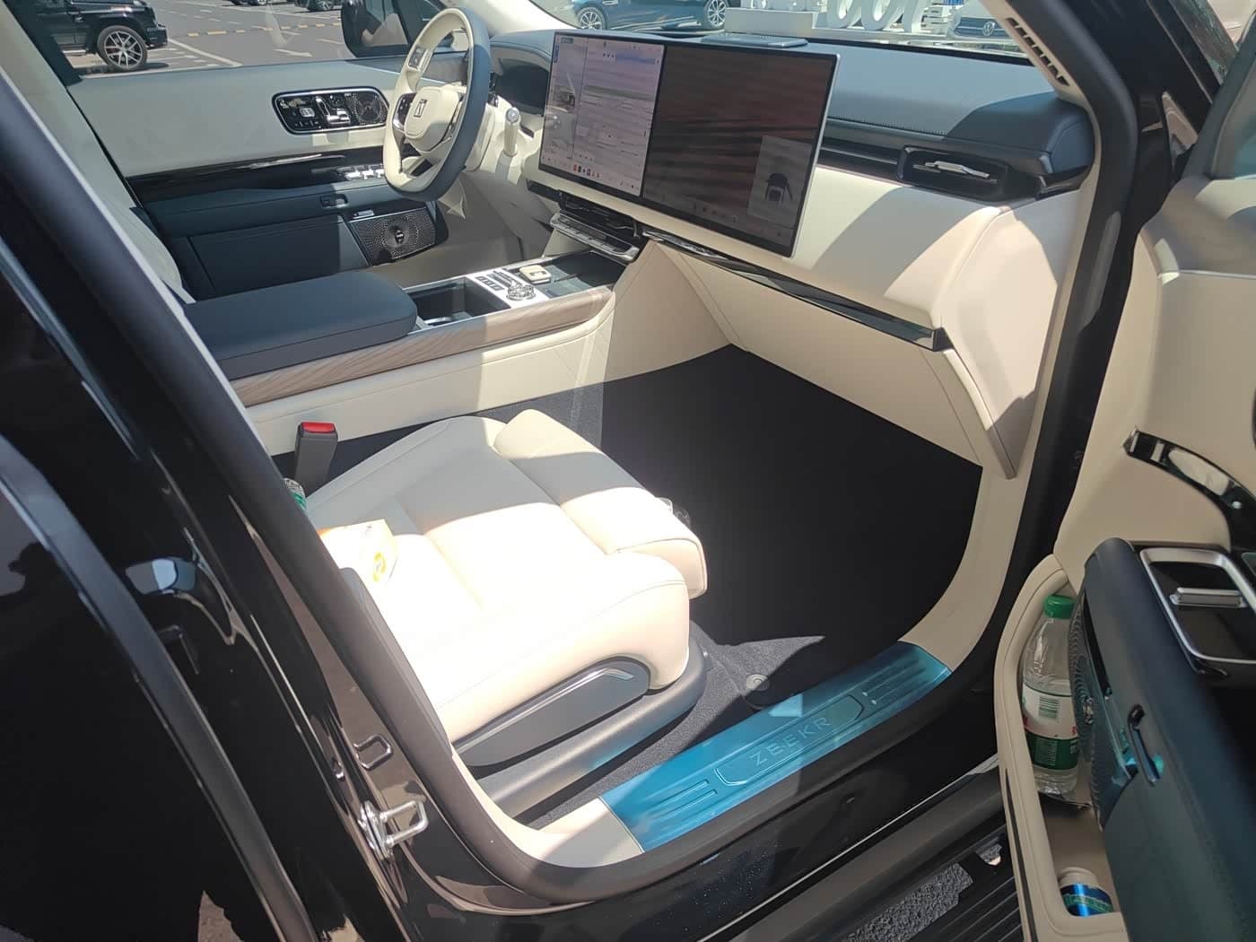 2025 Zeekr 9X Black, 2,600 km, China export – photo 4