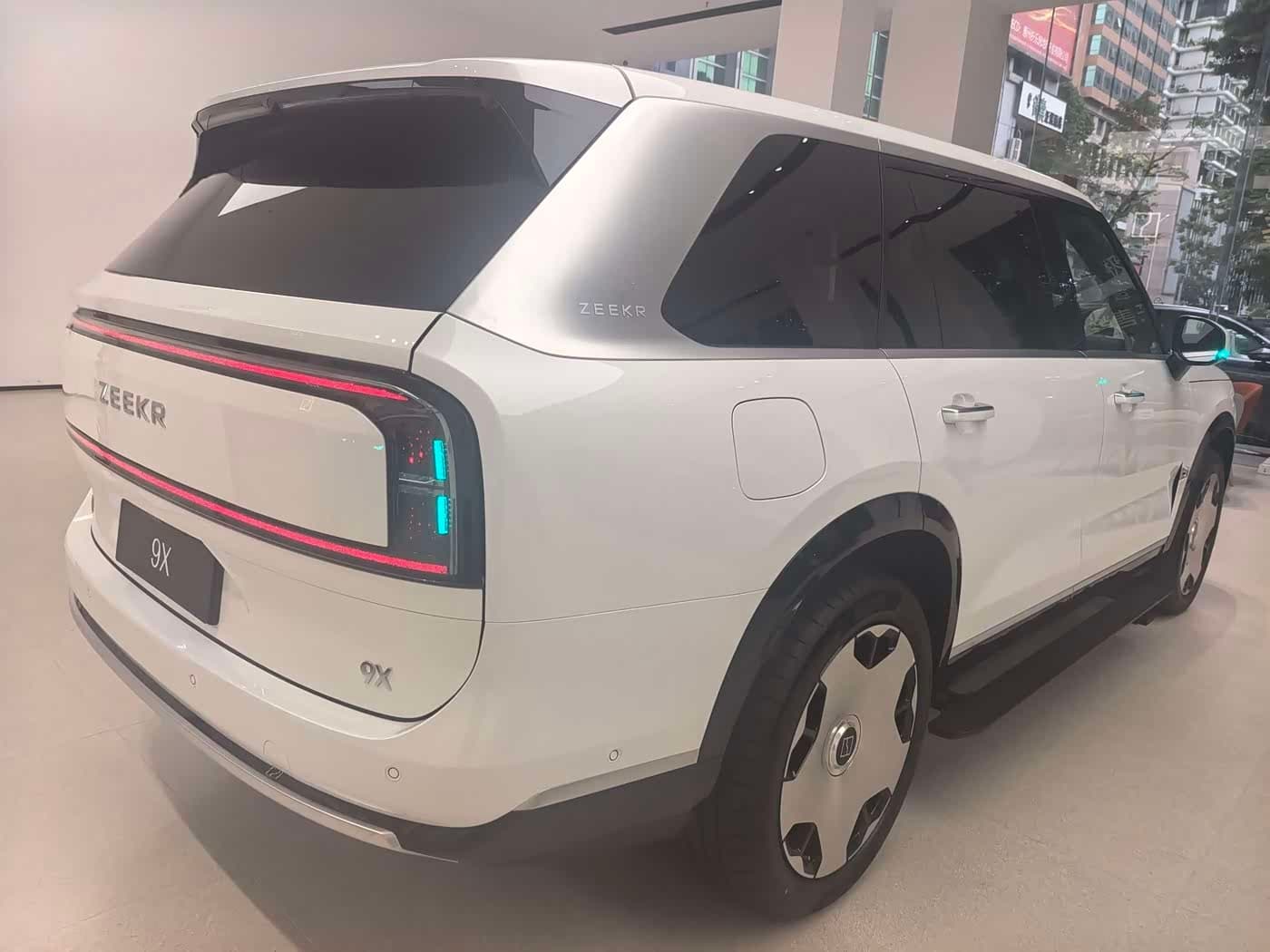 2025 Zeekr 9X White, 300 km, China export – photo 6