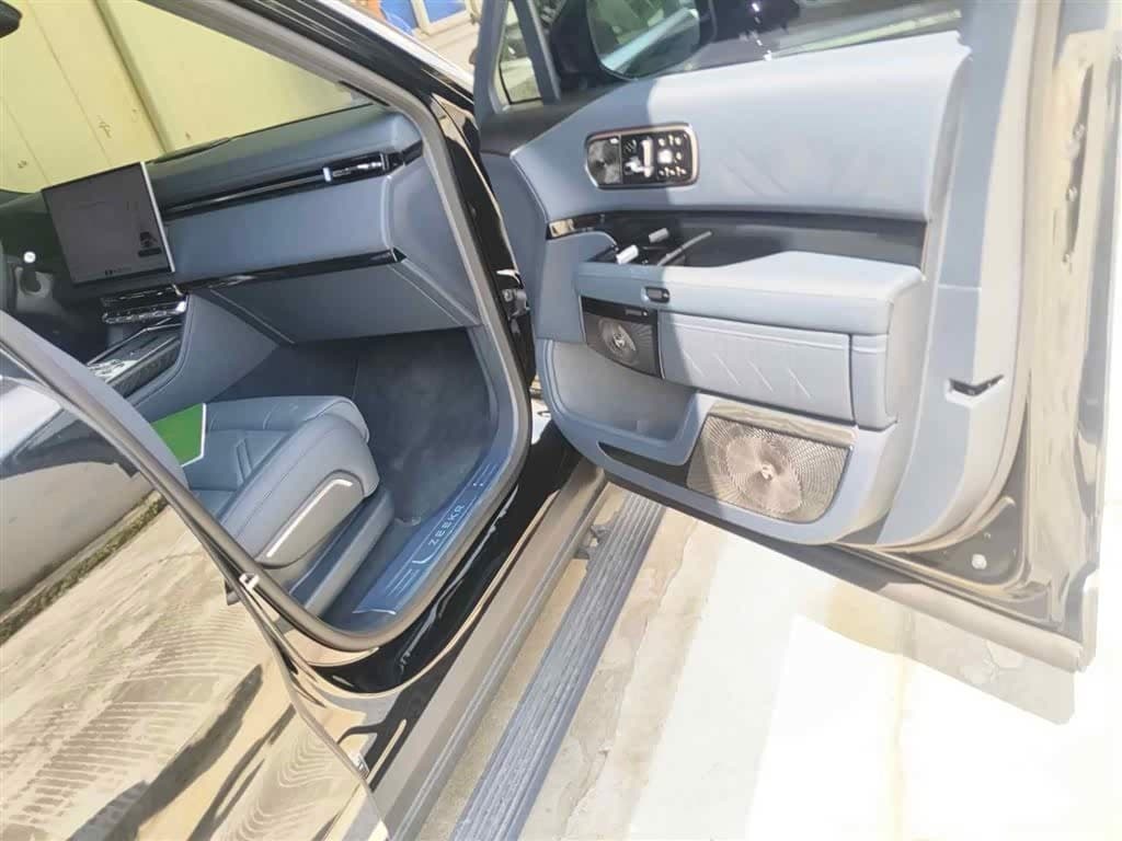 2025 Zeekr 9X Black, 2,660 km, China export – photo 13